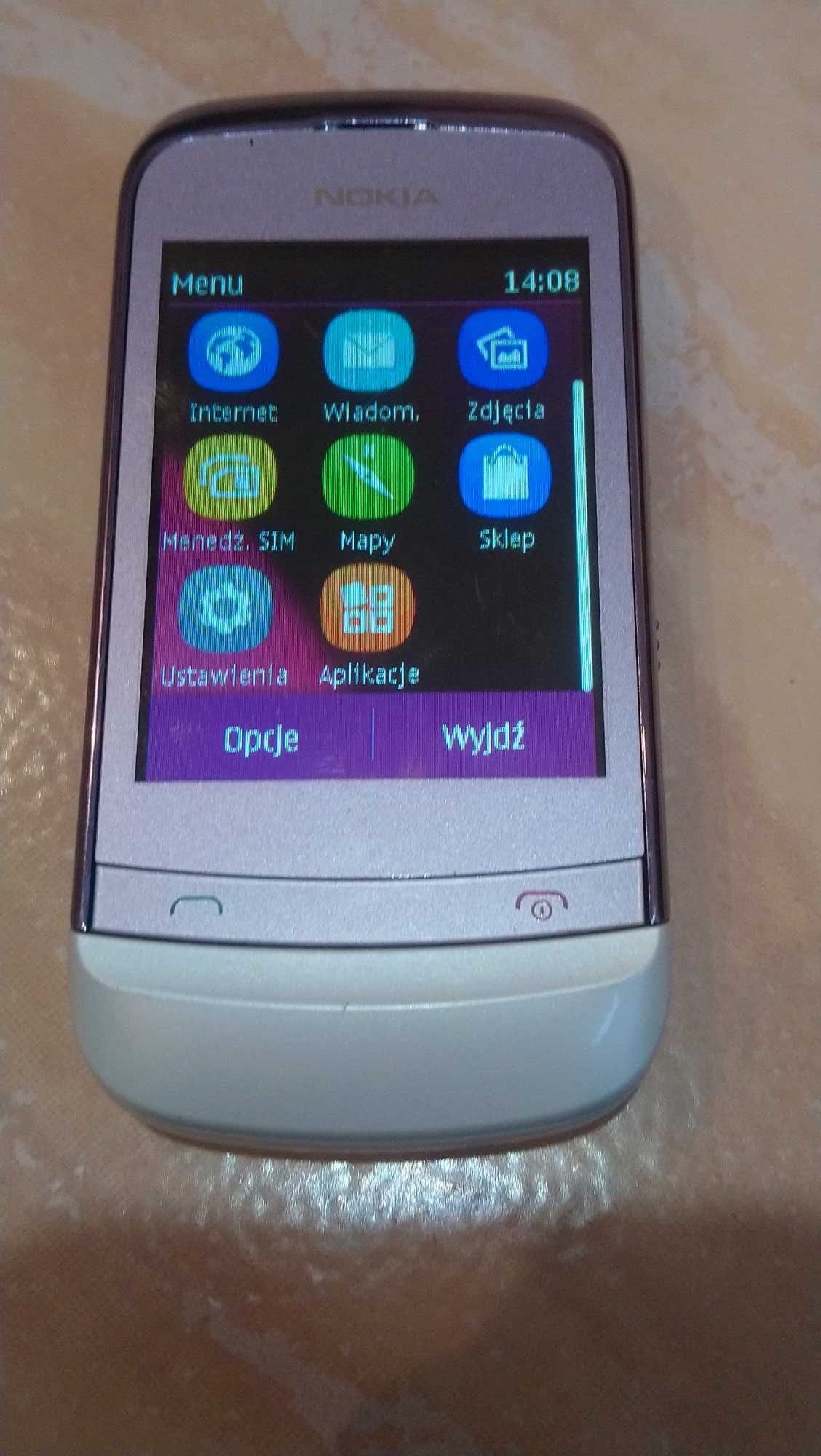 Nokia C2-06 telefon