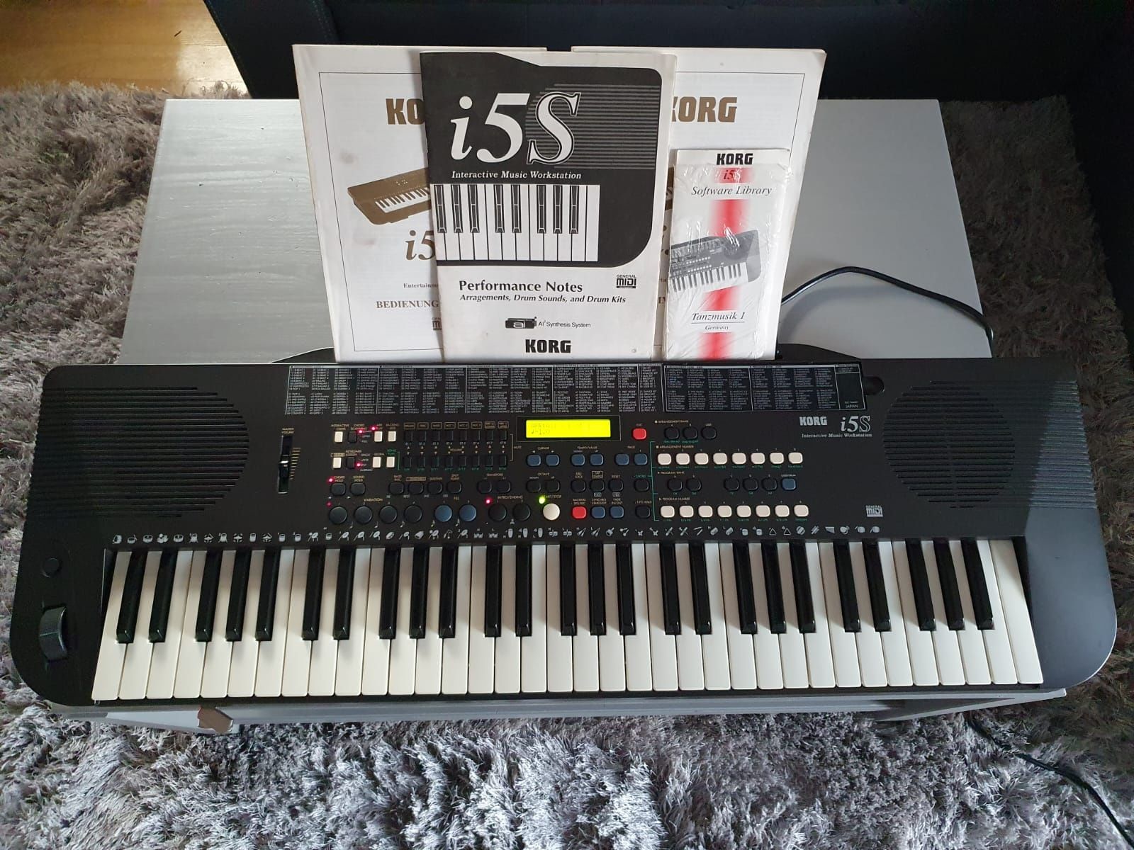 Keyboard Korg i5s - stan kolekcjonerski
