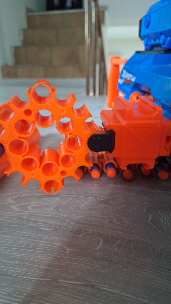 ZURU X-SHOT INSANITY wyrzutnia pistolet