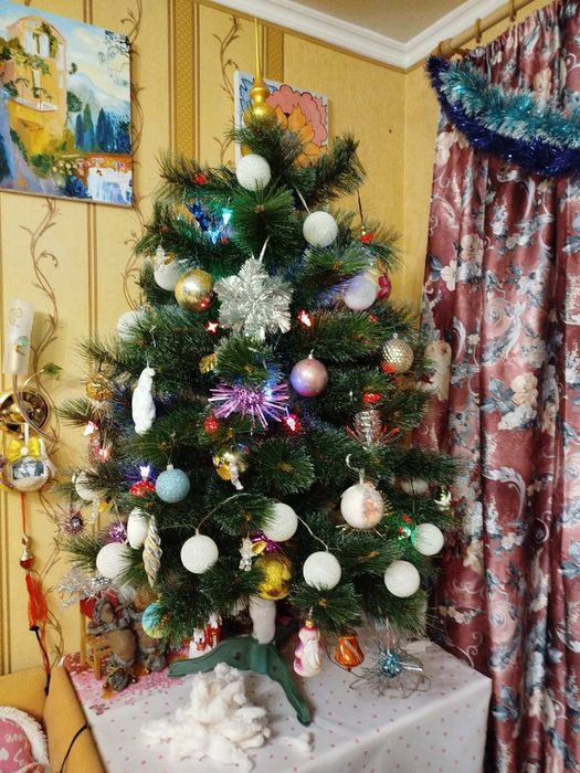 Искусственная ёлка (сосна) - 120 см, в отличном состоянии