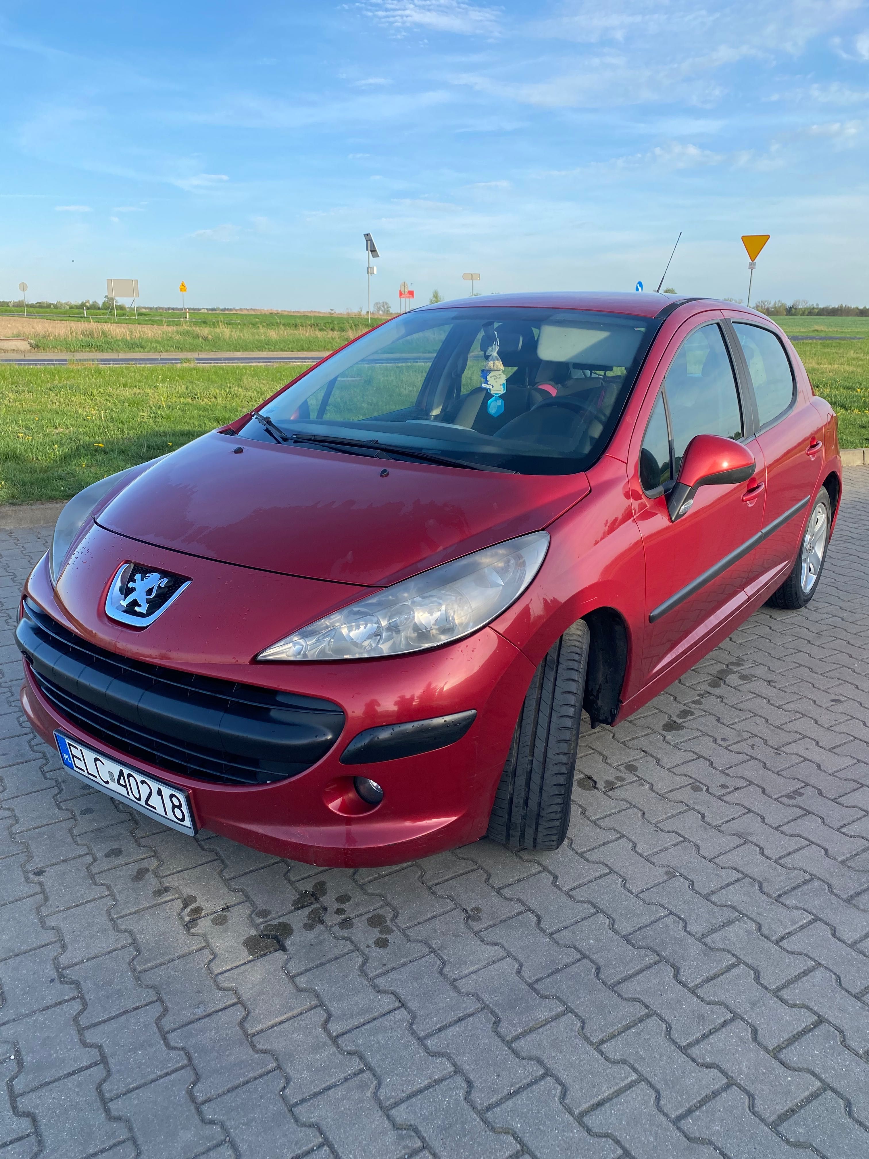 Peugeot 207 z polskiego salonu