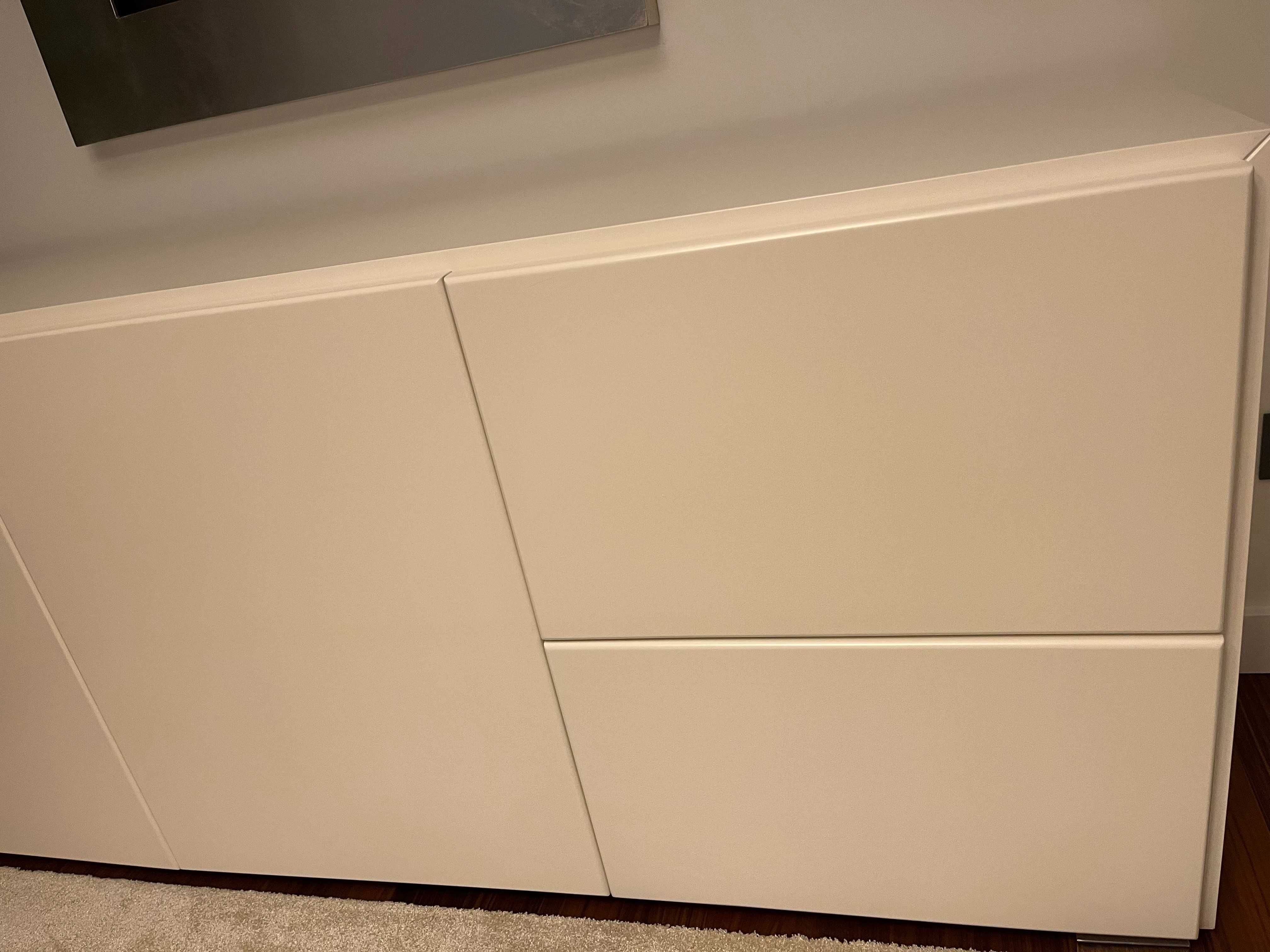 Aparador branco 2m x 0,50m x 0,85m