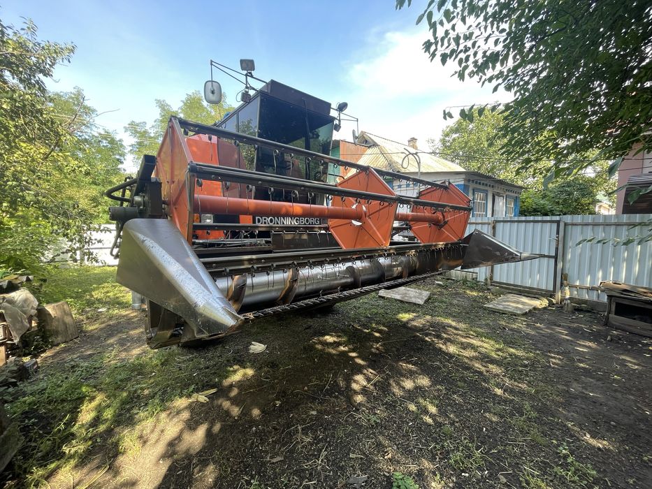 Комбайн Дронінборг 4500