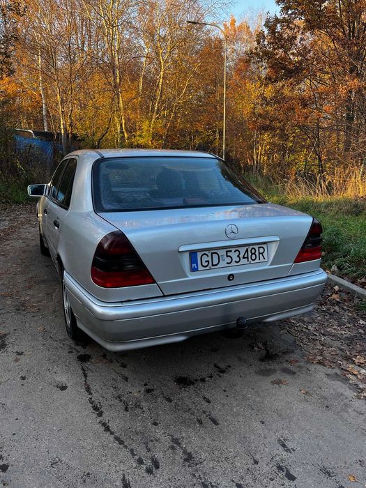 Mercedes benz W 202 Classic  C220 CDI  125 KM