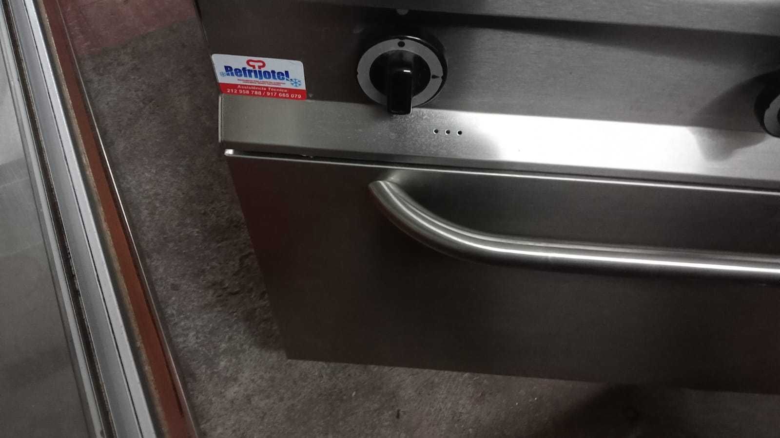 Fogão em aço inox JUNEX Praticamente Novo