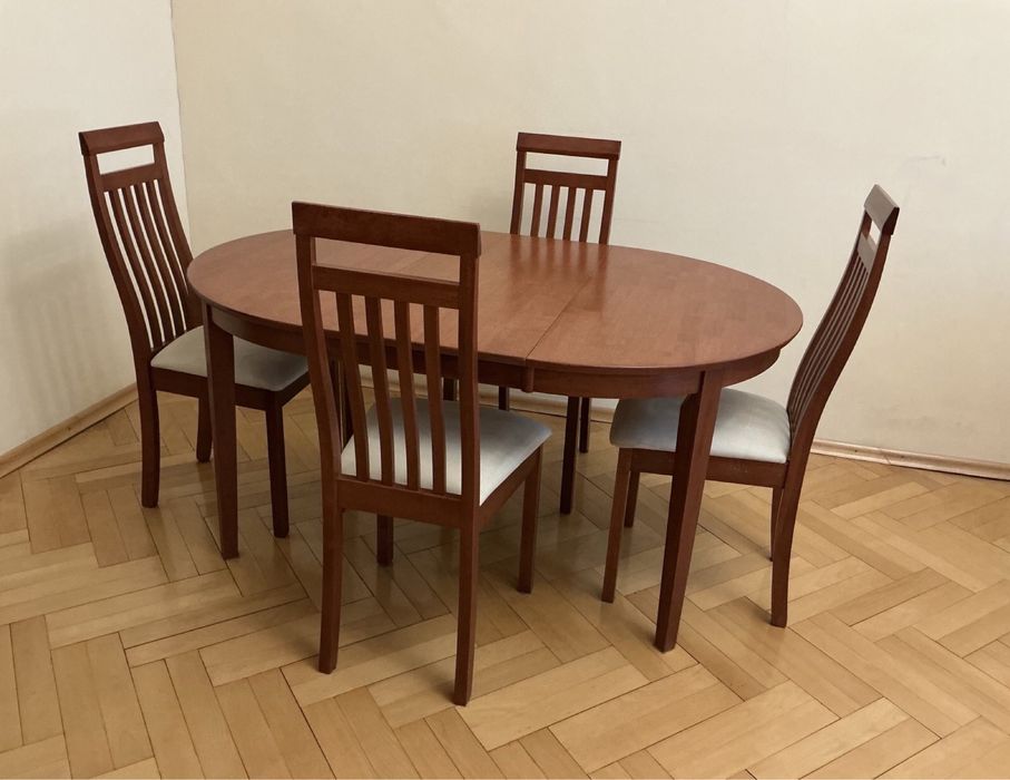 Гарнітур меблів для обіду