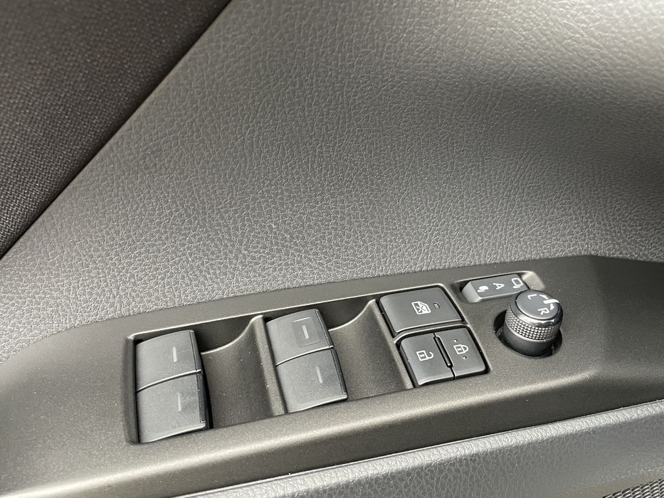 Toyota Camry 2023 року , офіційна