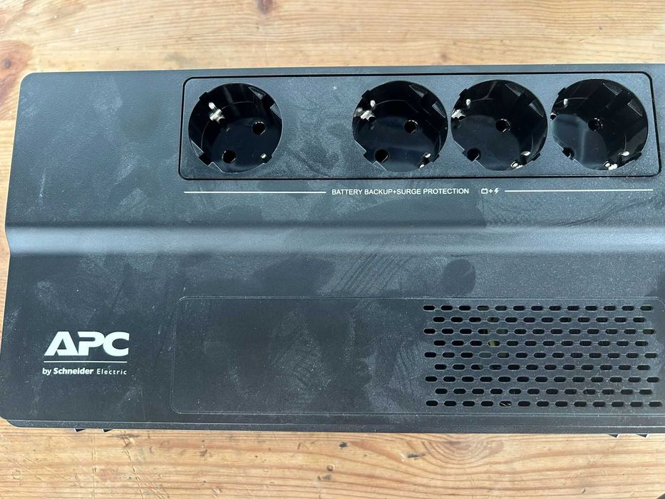 UPS APC 650 VA 4 saidas