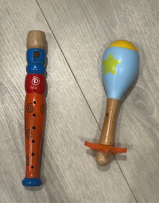 Brinquedos musicais e com som