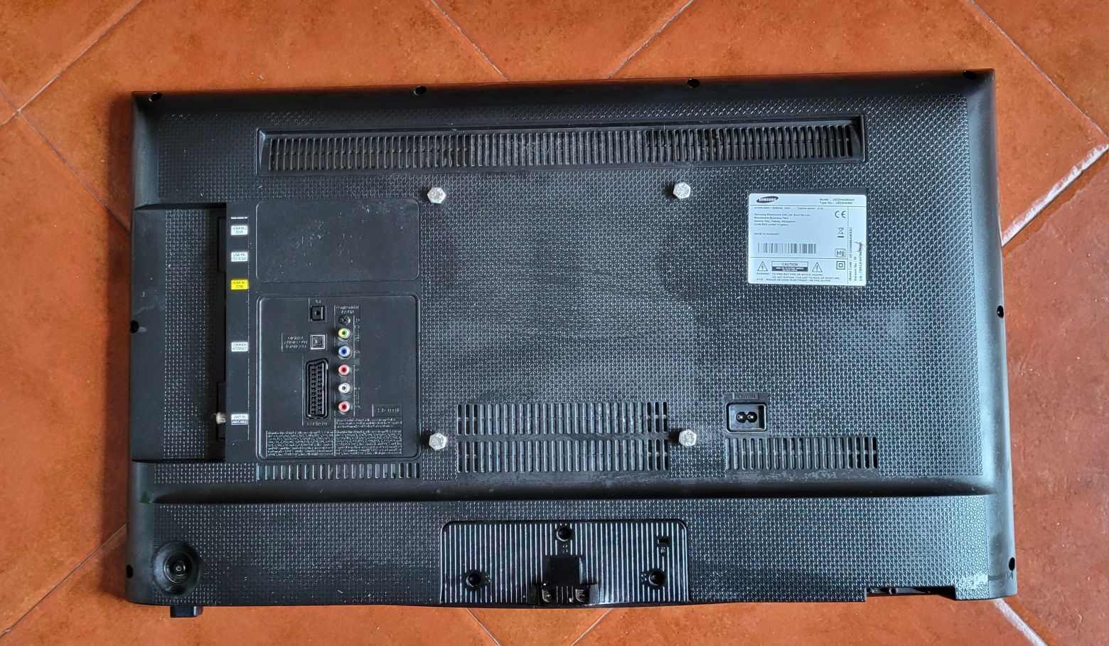 Tv Led Samsung "32". Com avaria...