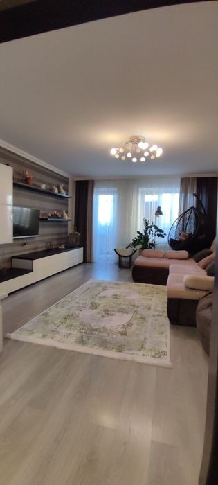Продам 3 кімнатну квартиру на Леваневського