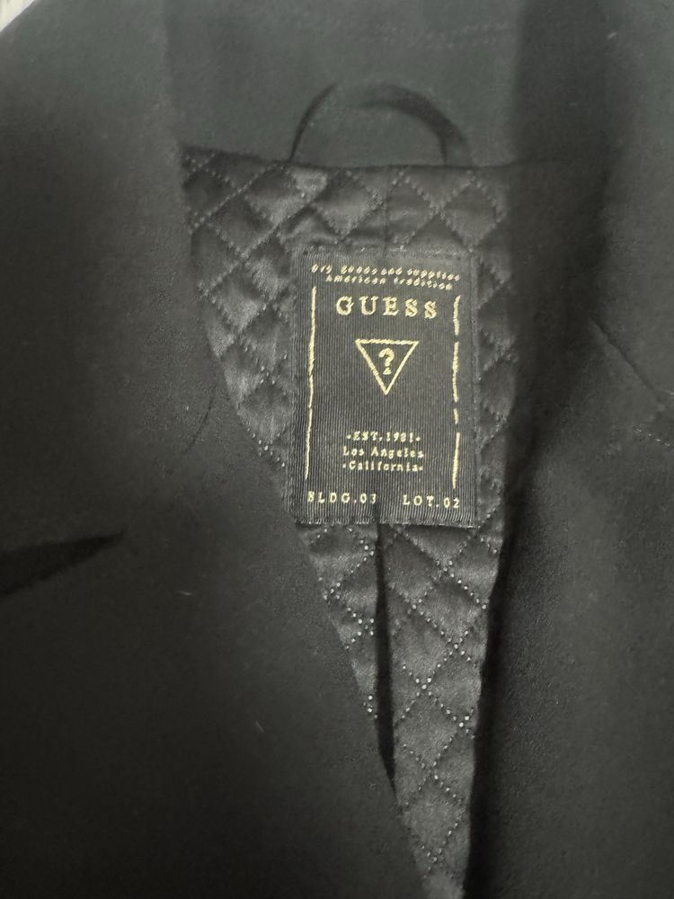 Пальто  піджак guess.