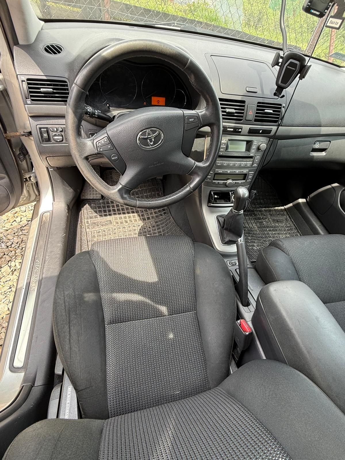 Toyota Avensis t25 2007r 1.8 benzyna+gaz uszkodzony silnik