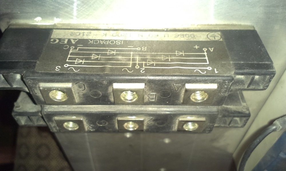 Radiator z diodami prostowniczymi