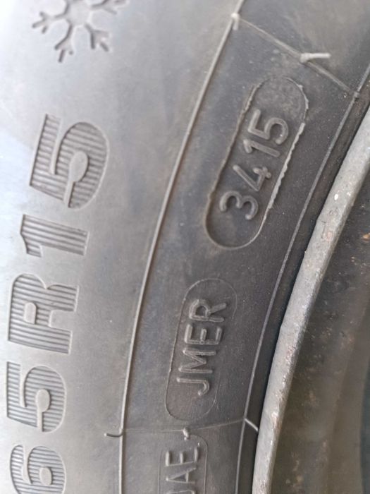 Koła na felgach stalowych + opony zimowe DUNLOP 195/65/R15 - VOLVO