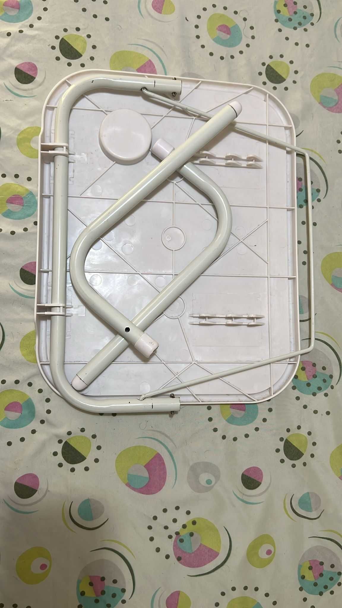 Mesa de apoio dobrável de plástico encaixe de copo e portátil