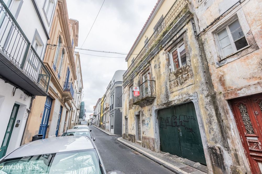 Prédio no centro de Ponta Delgada