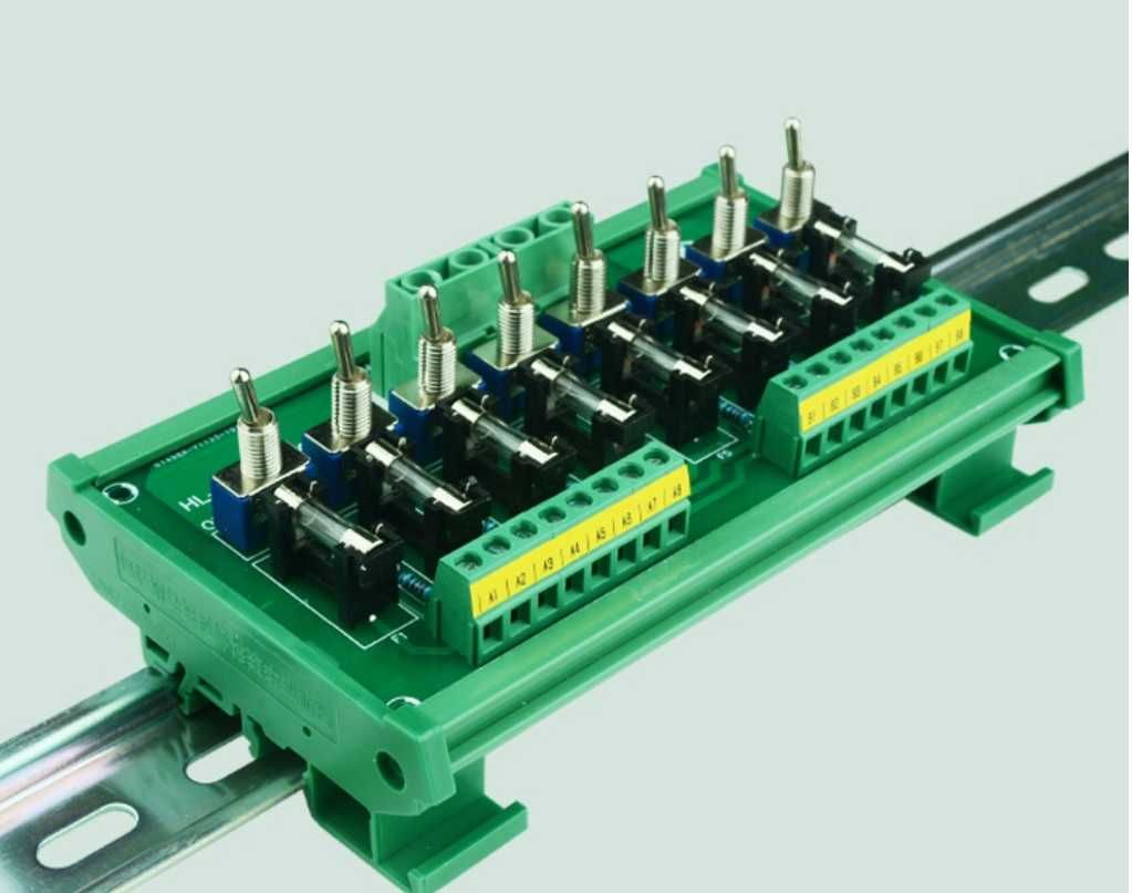 Распределительная плата питания на DIN-рейку для камер видеонаблюдения