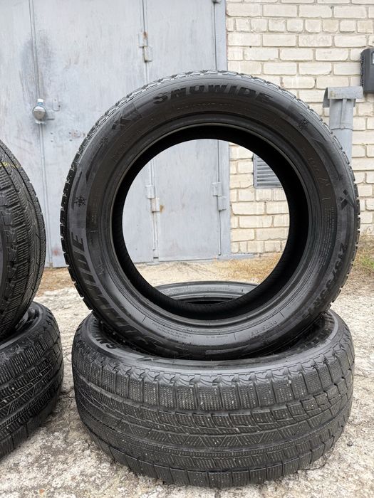 Шини зимні Sunwide 215/55/17 стан супер