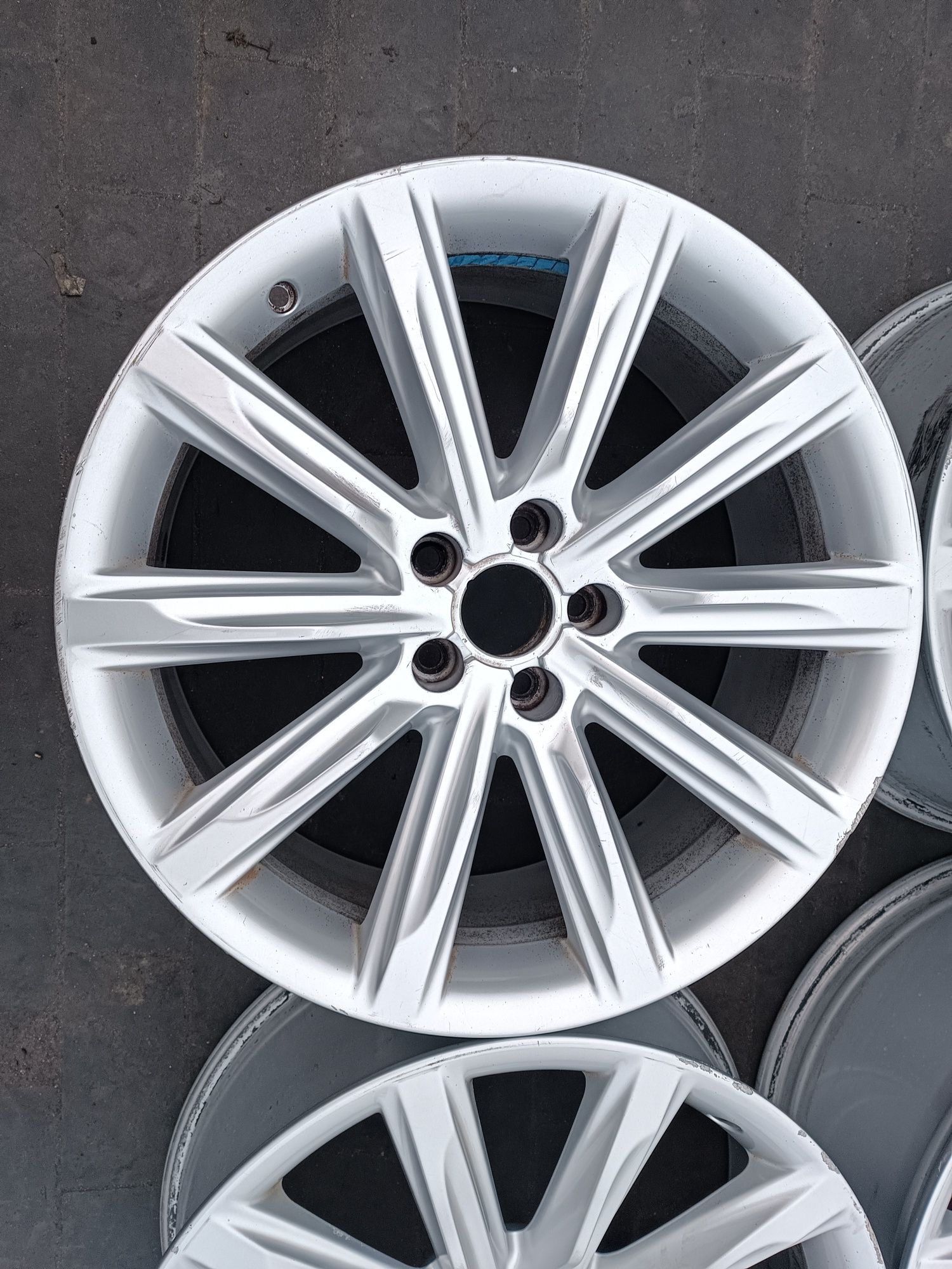 Felgi Alu Audi A5 A7 S7 A6 C7 Q3 5x112 ET26 8J19