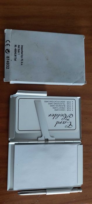 Caixa metálica, cartões e papel de notas e caneta, "Banco CTT"