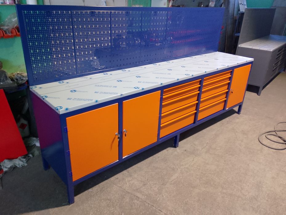 Solidny metalowy stół do warsztatu. 200x60