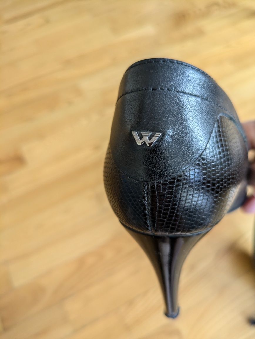 Czarne skórzane czółenka na szpilce 9,5 cm firmy Wojas