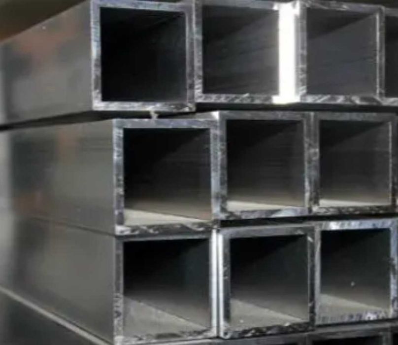 Труба алюмінієва 80х80х2 без покриття.