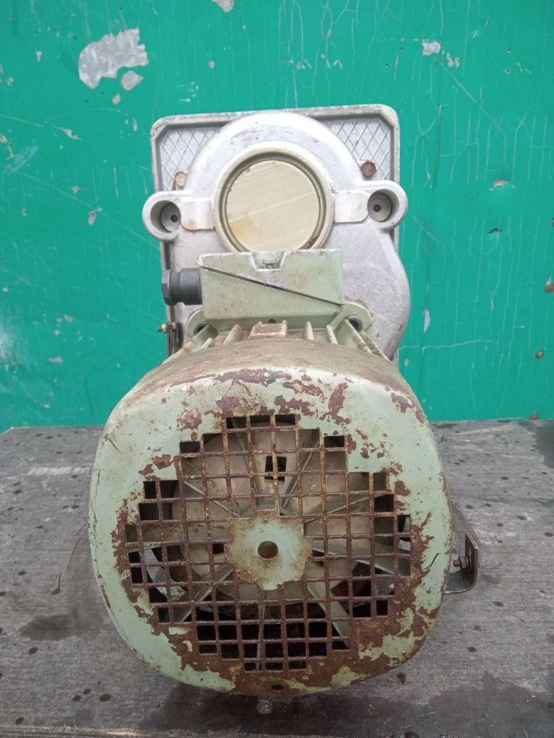 Motoreduktor z silnikiem elektrycznym 380v