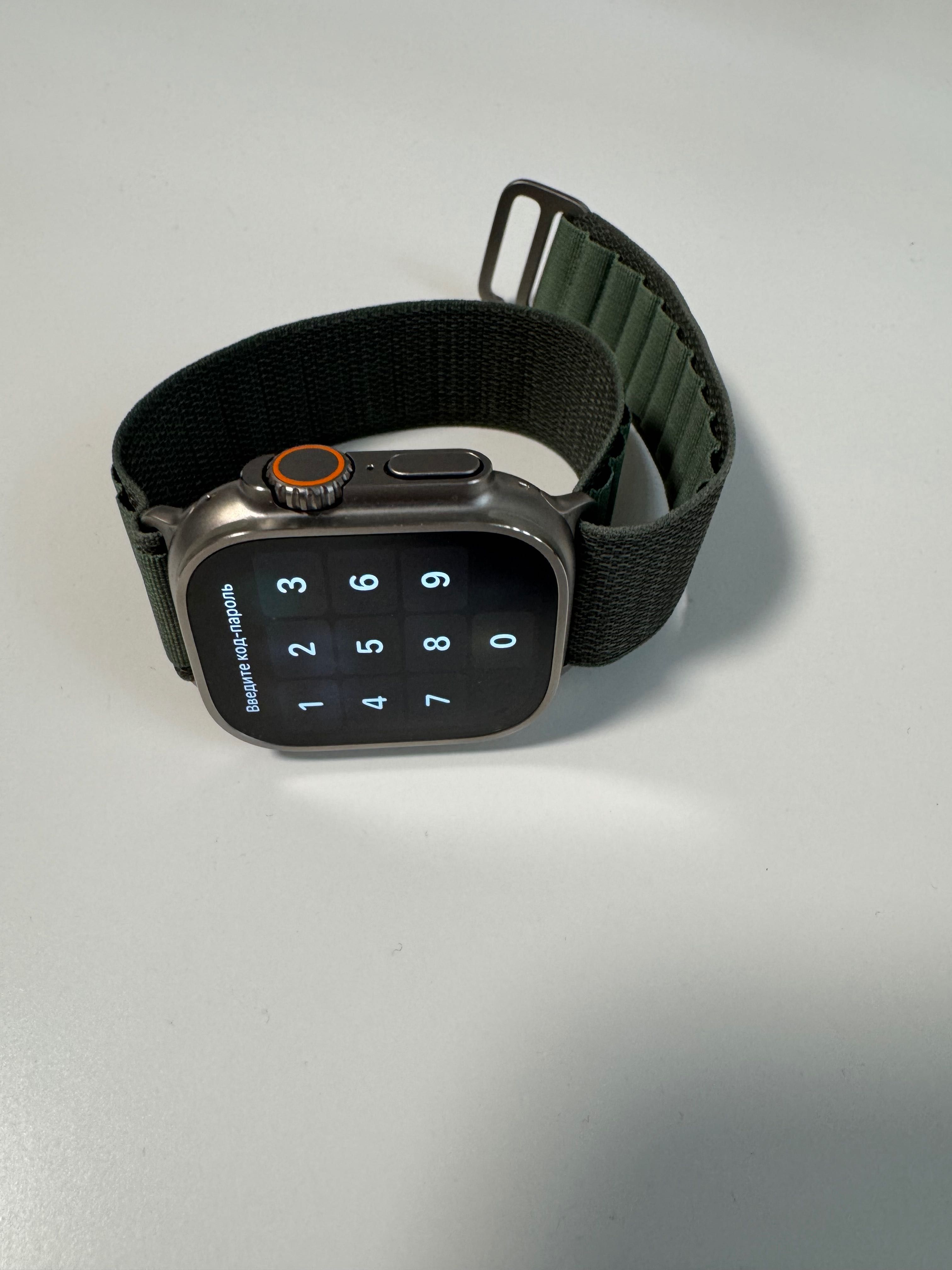 Apple Watch Ultra + Cellular, 49mm Titanium Case/Green Alpine Loop - L