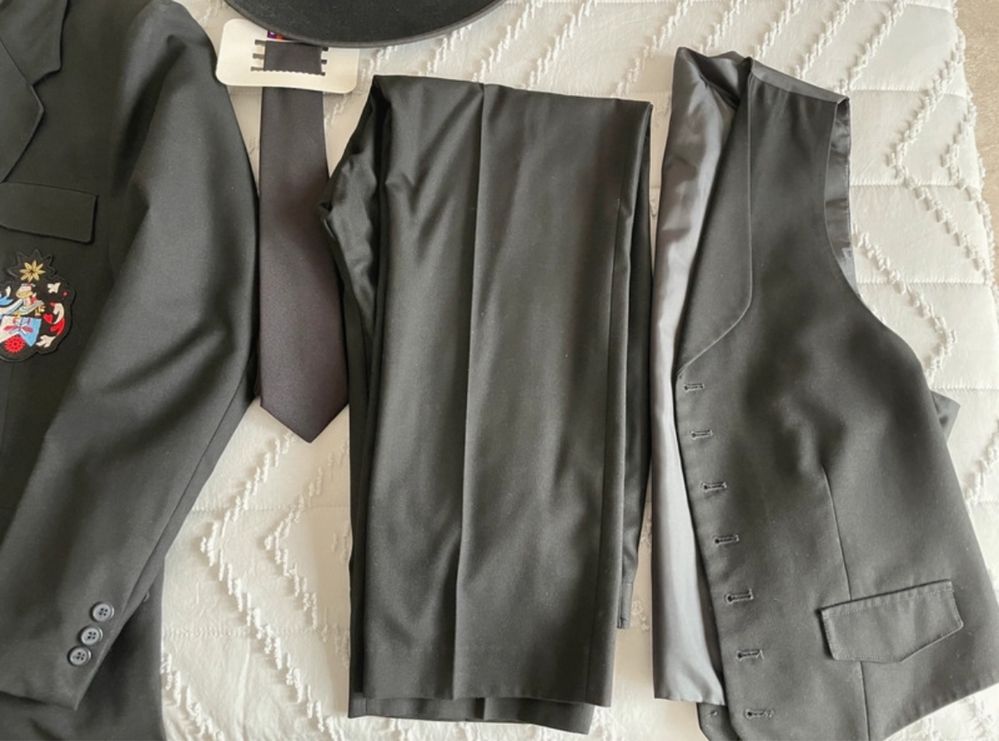 Traje masculino UBI