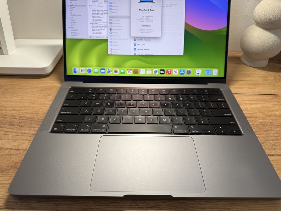 MacBook Pro 14 2021 16-Core GPU M1 Pro 32GB 1TB SSD