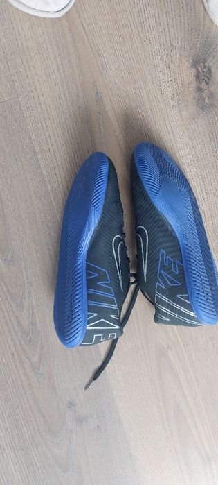 Halówki Nike r.38 23 cm