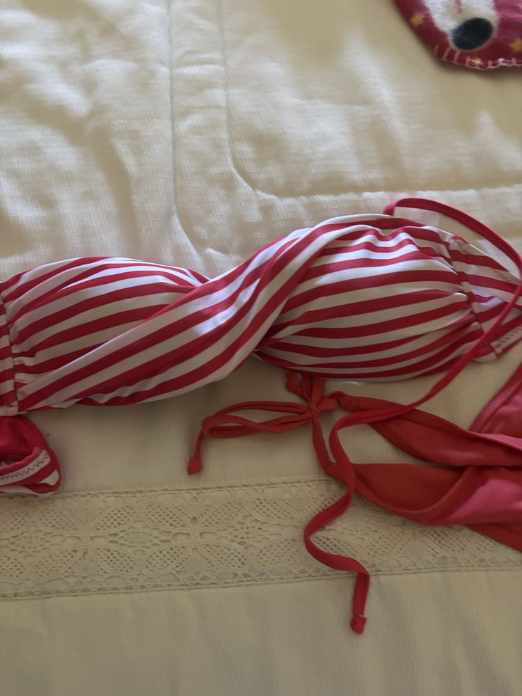 Bikini com tres oecas