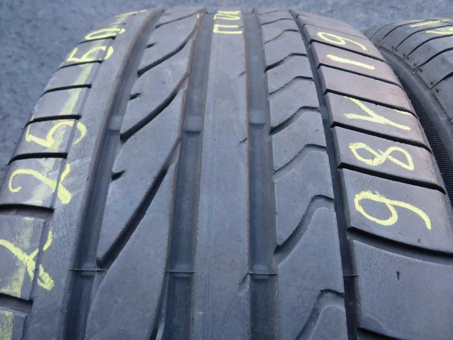 225/50 R17 98Y Bridgestone PotenzaRe050A літо 2штуки 2019рік