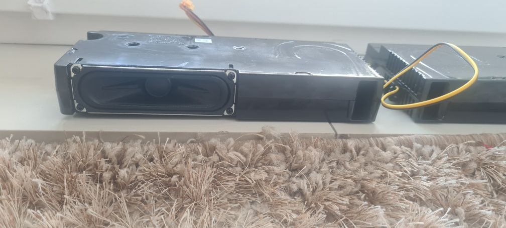 Głośniki do Telewizora Samsung model UE75RU7172U