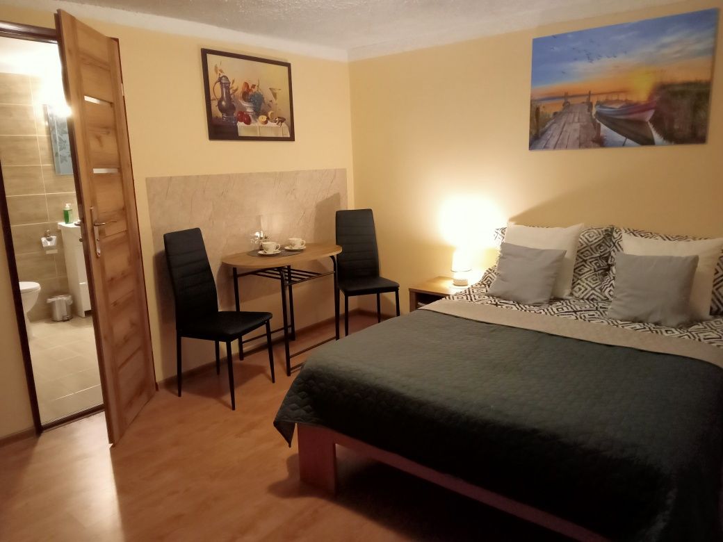 Pokoje, widok na jezioro, sauna, jacuzzi ok Mrą
