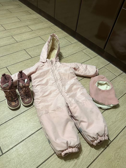 Зимовий комбінезон та взуття