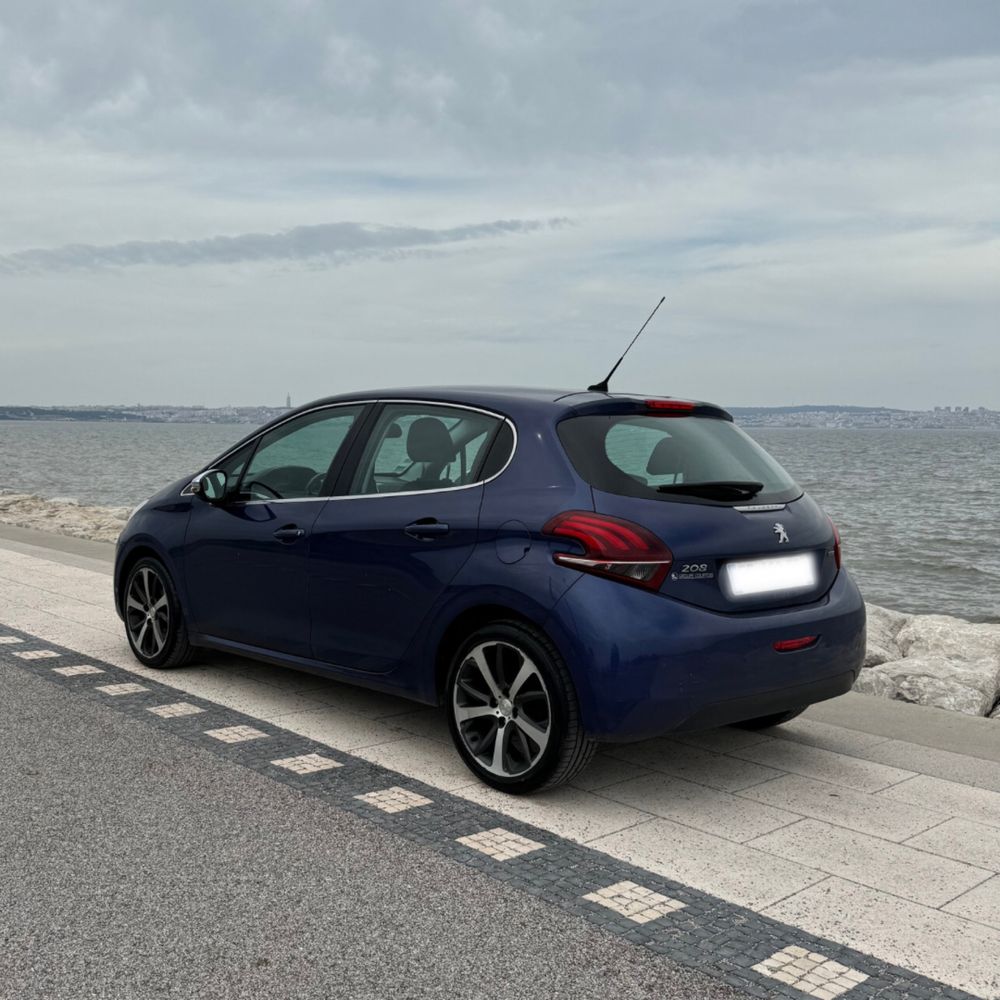 PEUGEOT 208 ALURE