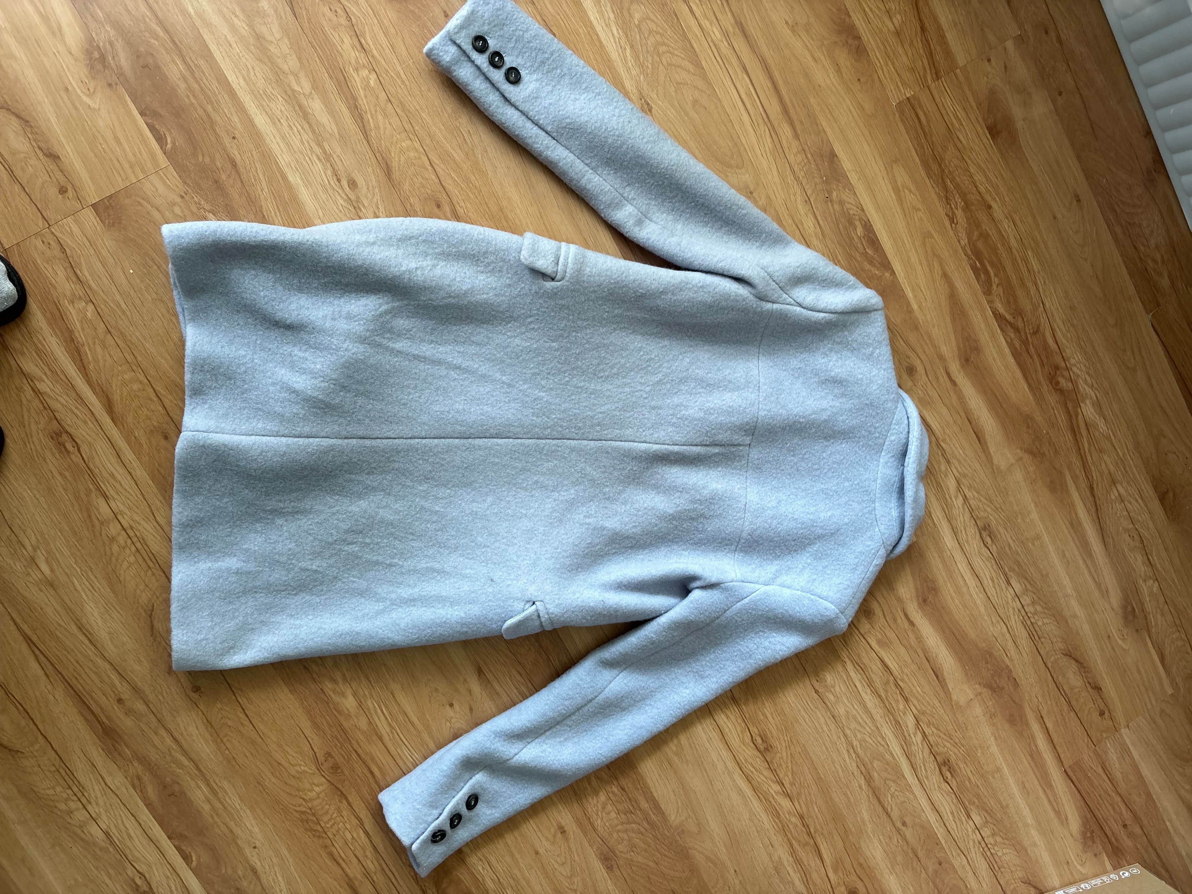 Damski płaszcz baby blue Bershka S