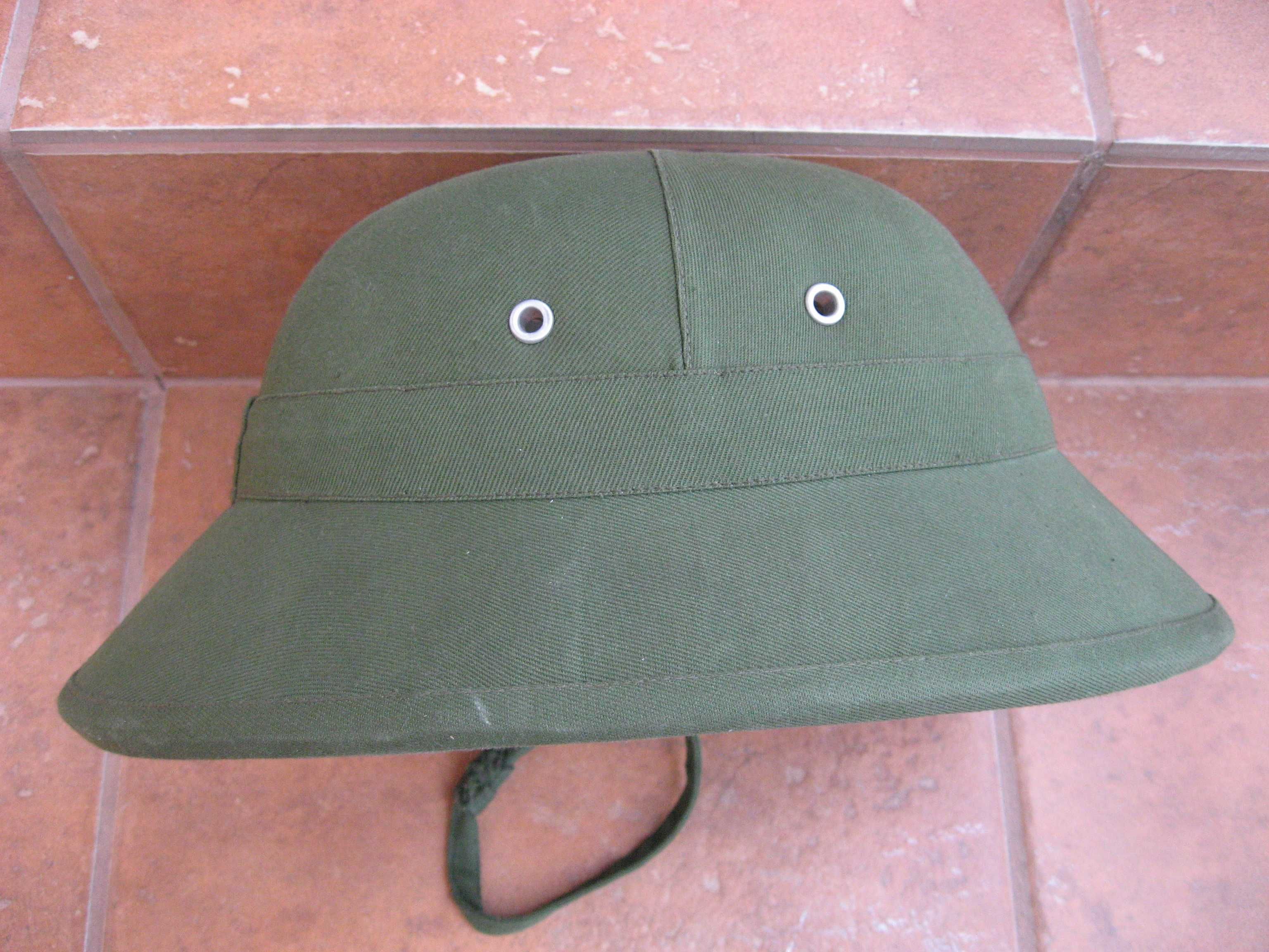 stary kapelusz hełm  tropikalny wojskowy
