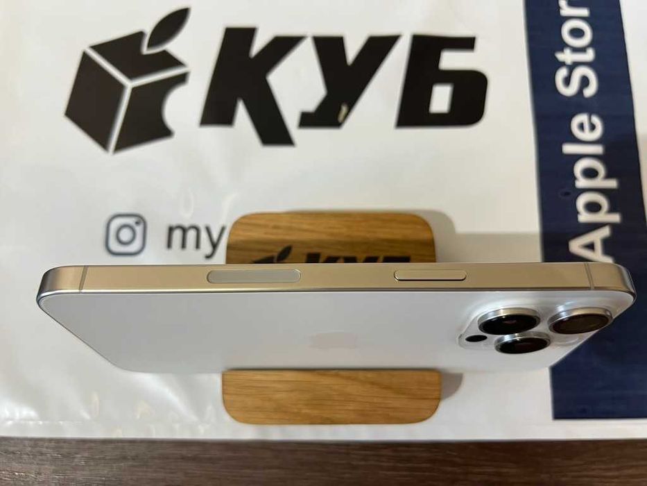 iPhone 15 Pro Max 256Gb White Titanium Neverlock, 95% батарея