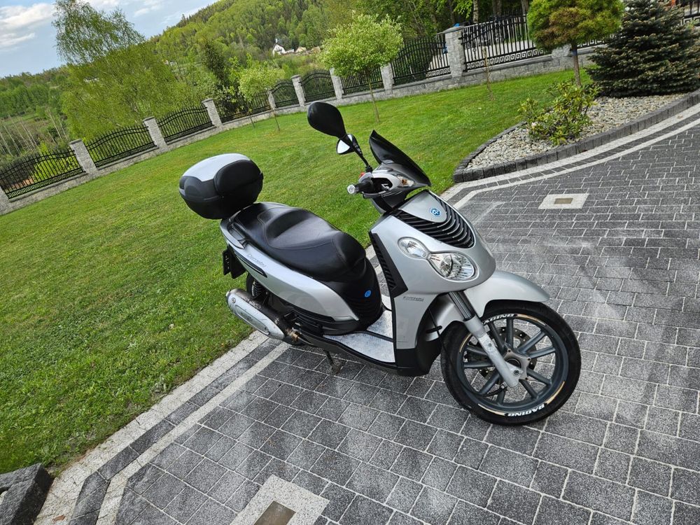 Sprzedam skuter Piaggio Carnaby 125
