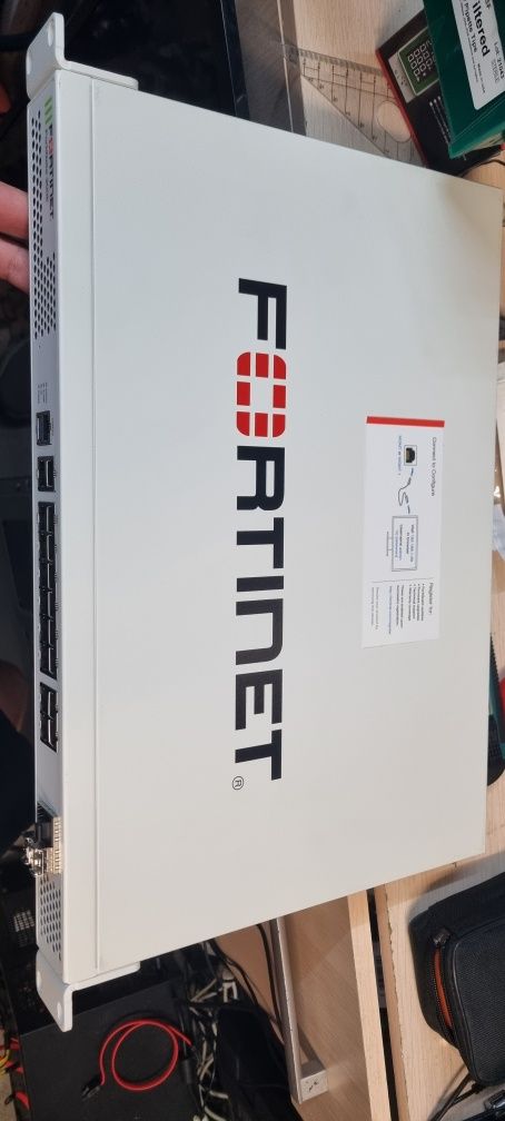 Router Fortinet FortiGate 200e