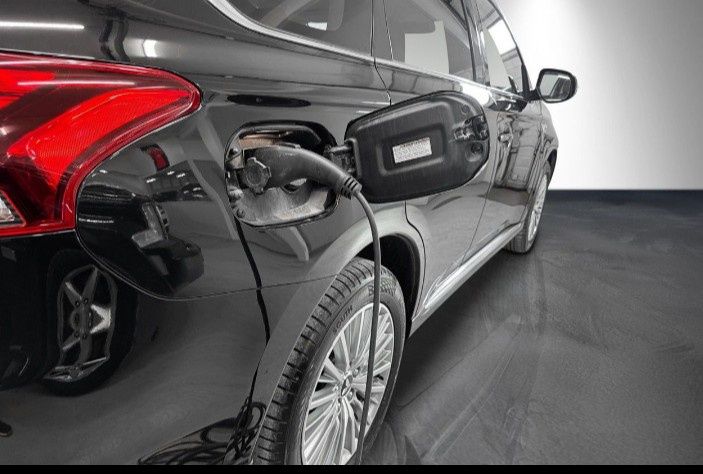 Mitsubishi Outlander phev 2.4