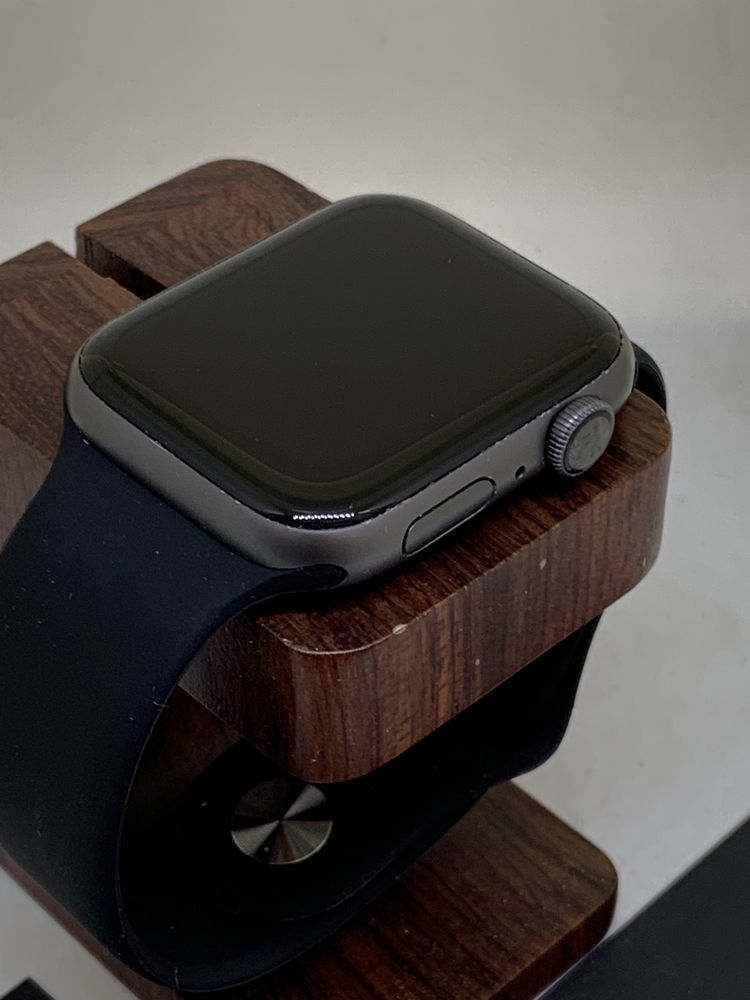 Оригінальні apple watch series 4 44 space gray