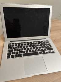 Macbook Air 13,3” Intel i5/8GB RAM/128GB SSD.