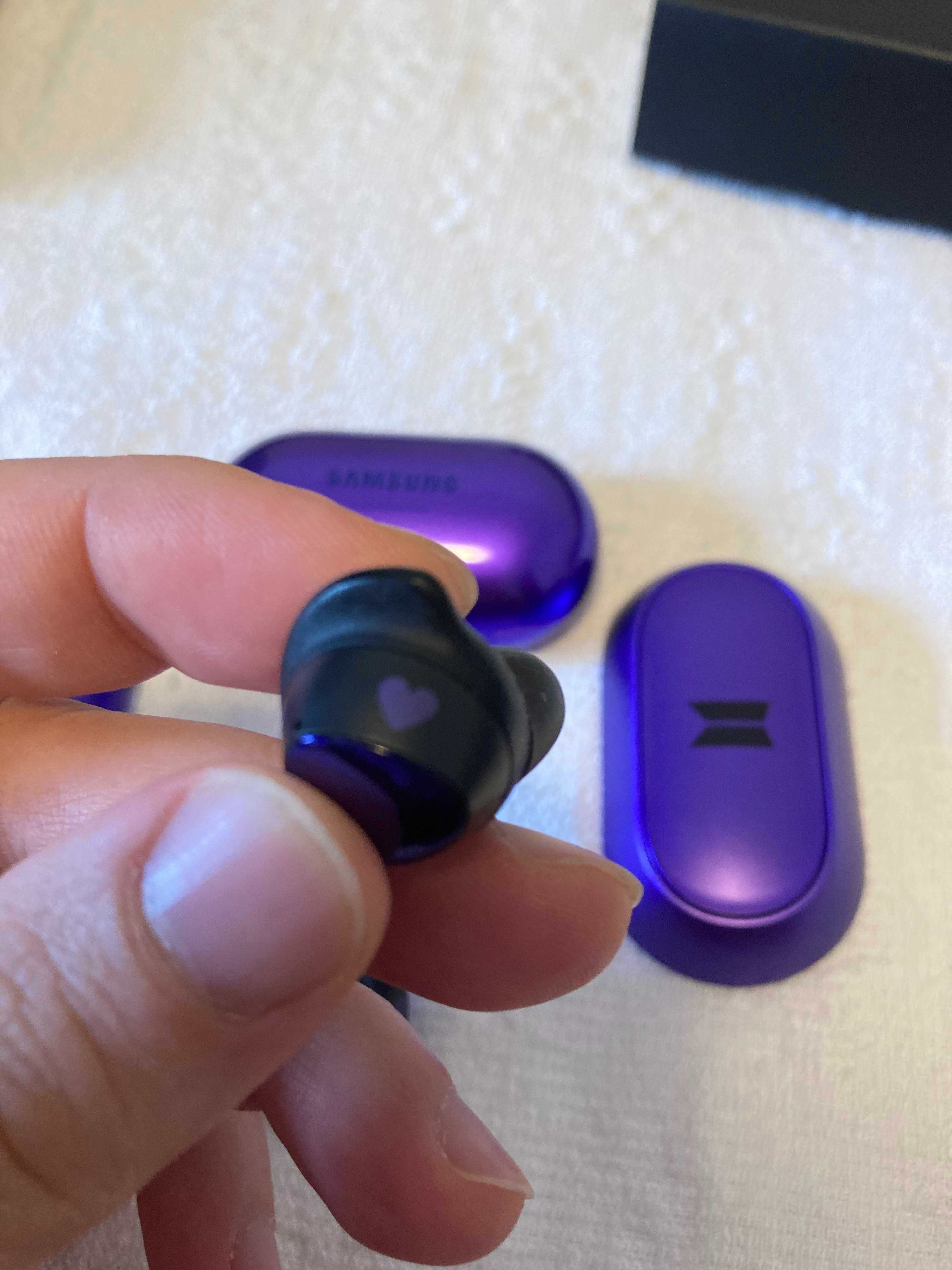 Galaxy Buds+ oficiais do BTS completo
