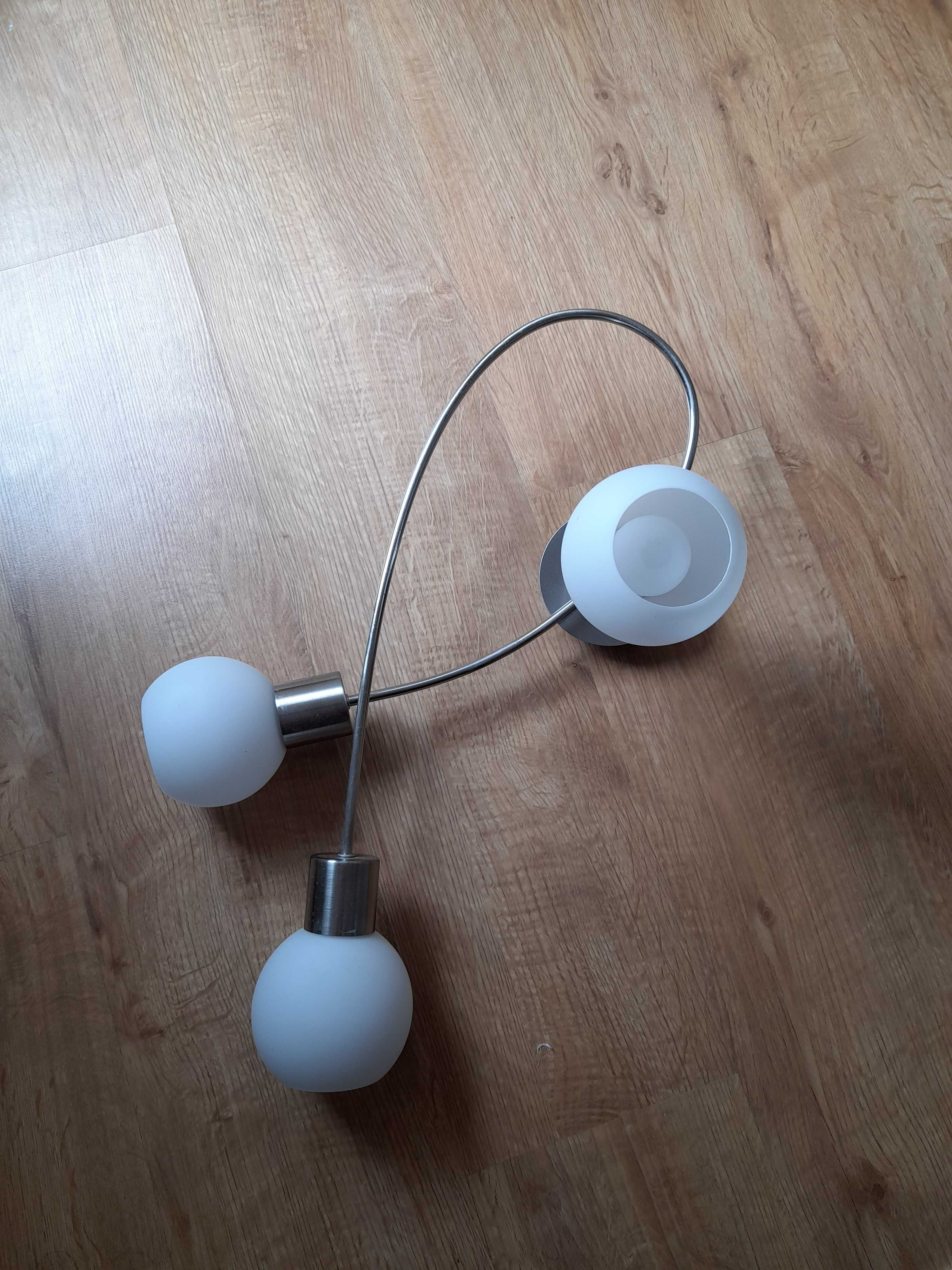 Lampa sufitowa w bardzo dobrym stanie