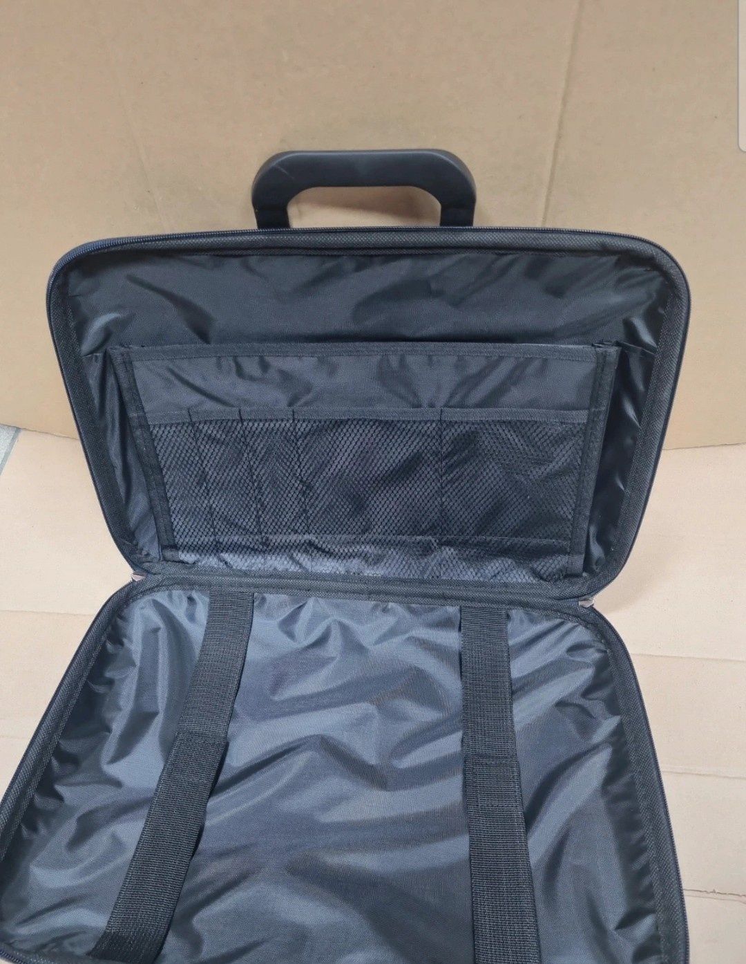 Teczka granatowa na laptop 15,6 cali